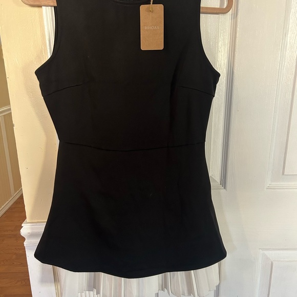 NWT RIHOAS Elegant Black&White Sleeveless Mini Dress with pleated white skirt - Picture 4 of 10